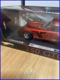 Ferrari Hot Wheels Mattel 1/18 scale minicar withboc 250GTO