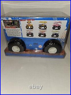 HOT WHEELS MONSTER JAM GRAVE DIGGER 124 Scale 2012 ONE OF A KIND MISPRINT