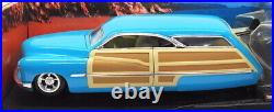 Hot Wheels 1/18 Scale Model Car 27806 1950 Mercury Merc Woodie Turquoise