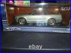Hot Wheels 2005 Ford Mustang GT Convertible 118 Scale Diecast Model Car Silver