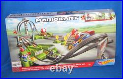 Hot Wheels Mario Kart Circuit Track Set with 164 Scale Die-Cast Kart Replica